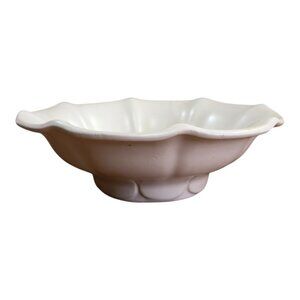 VTG McCoy USA White Lotus Petal Ceramic Footed Bowl Scalloped Ruffled Edge 7" MC